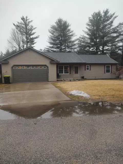 9710 Monroe Rd, Saint Helen, MI 48656