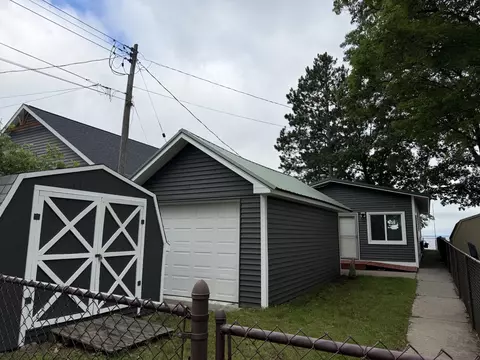 1504 Houghton View Dr, Houghton Lake, MI 48629
