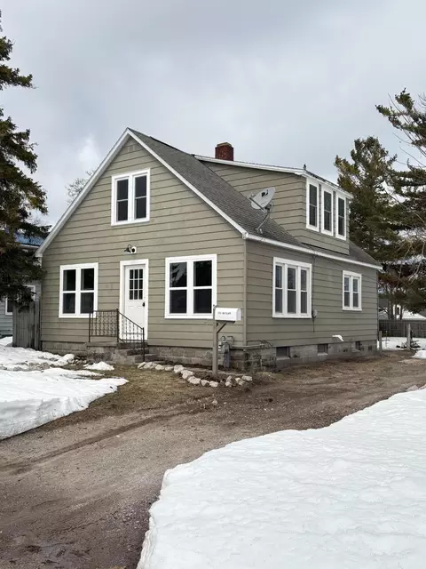 1130 Dettloff St, Rogers City, MI 49779
