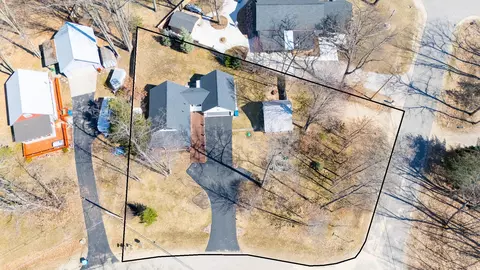 402 Sheffield Dr, Roscommon, MI 48653 photo 4