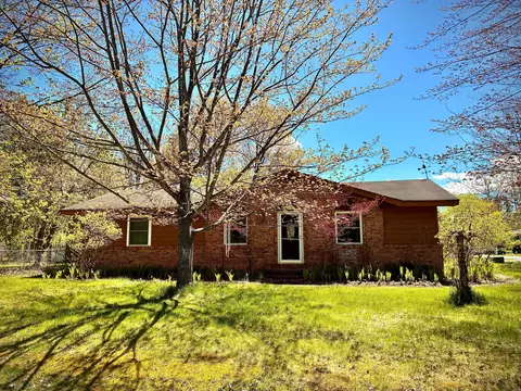 1309 Crestview Dr, Alpena, MI 49707