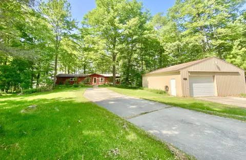 4331 S Canal Dr, Harrison, MI 48625