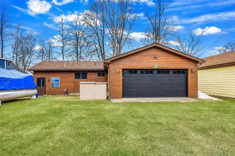 2077 Long Point Dr, Houghton Lake, MI 48629