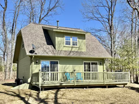 852 Golf Cottage Dr, Lewiston, MI 49756