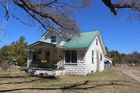 1932 Knepp Rd, Fairview, MI 48621