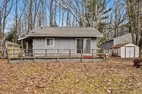 Exterior - 4632 Northland Dr, Gladwin, MI 48624 photo 2 of 7