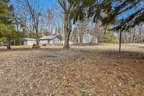 Exterior - 4632 Northland Dr, Gladwin, MI 48624 photo 5 of 7