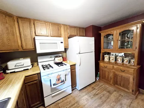 Kitchen - 6416 Jimary Ln, Gladwin, MI 48624 photo 1 of 2