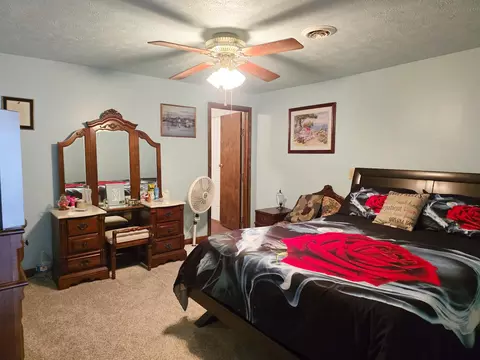 Bedroom - 6416 Jimary Ln, Gladwin, MI 48624 photo 7 of 7