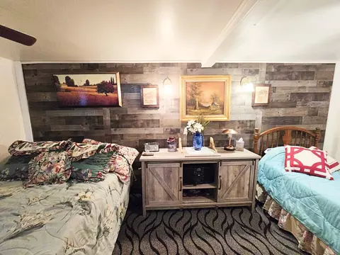 Bedroom - 6416 Jimary Ln, Gladwin, MI 48624 photo 1 of 7