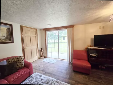 Living - 6416 Jimary Ln, Gladwin, MI 48624 photo 2 of 3