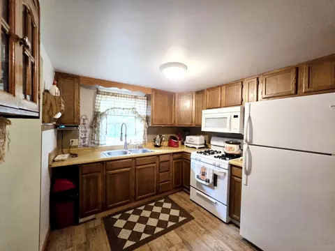Kitchen - 6416 Jimary Ln, Gladwin, MI 48624 photo 2 of 2
