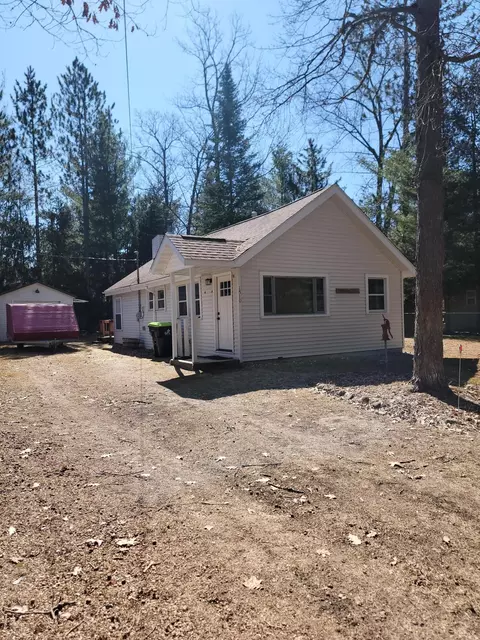 1510 Maple Ave, Saint Helen, MI 48656