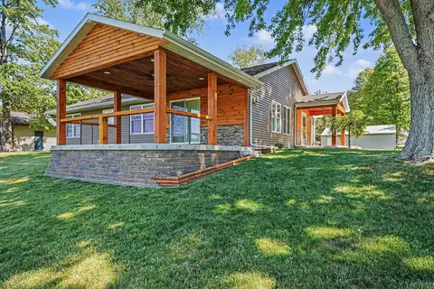 777 Quillett Dr, Beaverton, MI 48612