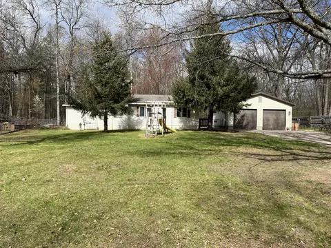 119 Forest Park Ct, Prudenville, MI 48651