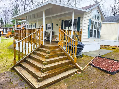2757 Owens Dr UNIT 69, Houghton Lake, MI 48629