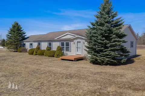 5756 County Road 612, Lewiston, MI 49756