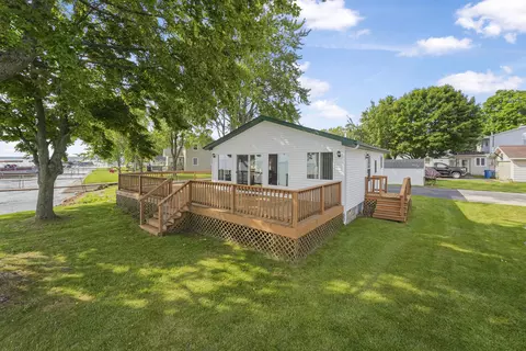 119 Wilson Ave, Houghton Lake, MI 48629