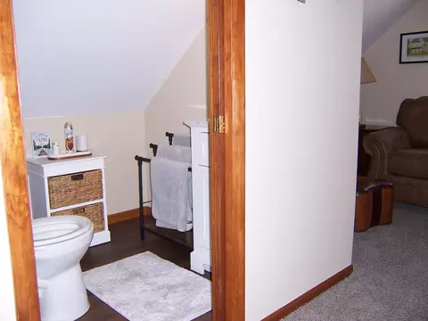 Bath - 134 Bourbon St, Roscommon, MI 48653 photo 2 of 2
