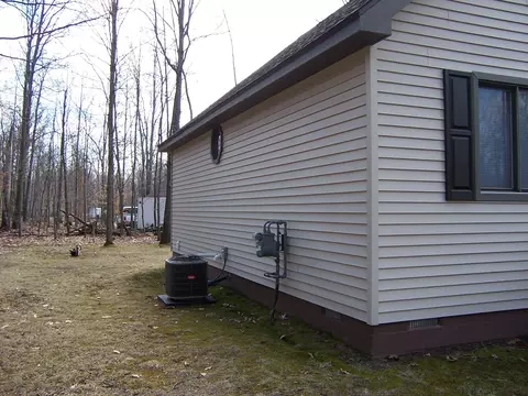 Exterior - 134 Bourbon St, Roscommon, MI 48653 photo 1 of 8
