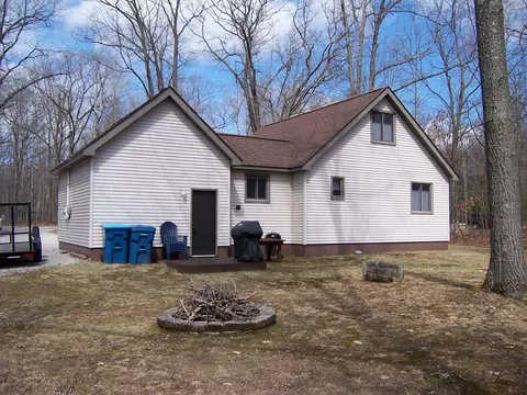 Exterior - 134 Bourbon St, Roscommon, MI 48653 photo 8 of 8