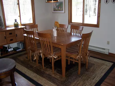 Dining - 134 Bourbon St, Roscommon, MI 48653 photo 2 of 3