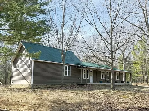 Exterior - 51 N Scherry St, Au Gres, MI 48703 photo 1 of 5