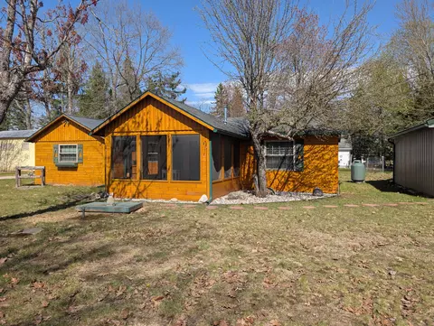 23319 Porcupine Trl, Atlanta, MI 49709