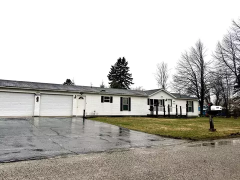 305 Cedar St, Cheboygan, MI 49721