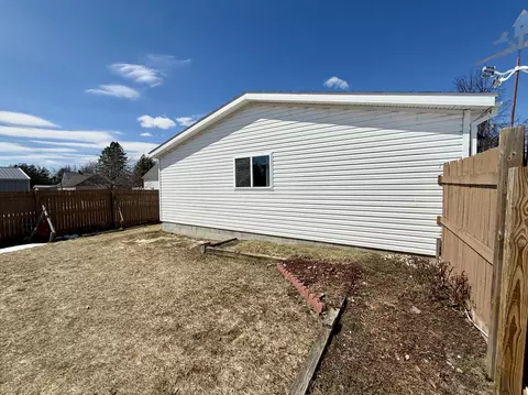 Exterior - 305 Cedar St, Cheboygan, MI 49721 photo 6 of 10