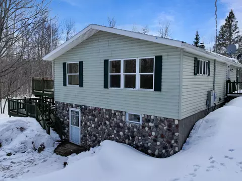 10810 S Riverside Dr, Sault Sainte Marie, MI 49783