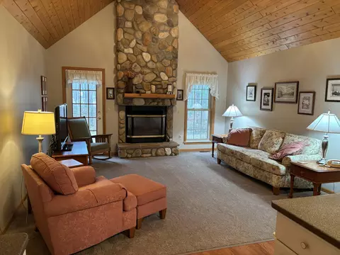 Living - 14911 Kings Ln, Ocqueoc, MI 49759 photo 2 of 5