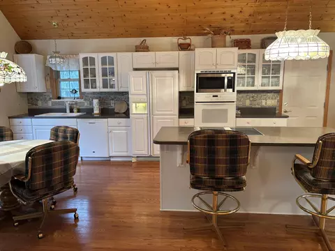 Kitchen - 14911 Kings Ln, Ocqueoc, MI 49759 photo 11 of 12