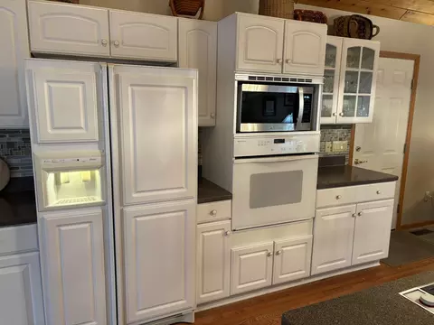 Kitchen - 14911 Kings Ln, Ocqueoc, MI 49759 photo 7 of 12