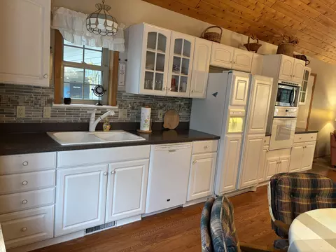 Kitchen - 14911 Kings Ln, Ocqueoc, MI 49759 photo 12 of 12