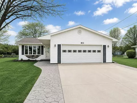 411 Iroquois Ave, Prudenville, MI 48651