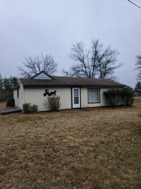 10118 E Airport Rd, Saint Helen, MI 48656