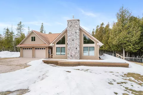 27 N 3 Mile, Hessel, MI 49745