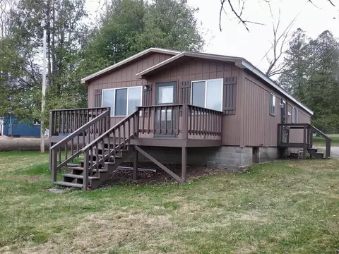 1461 Riverview Ln, Indian River, MI 49749