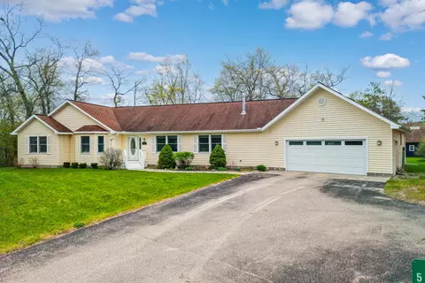521 W 5th St, Mio, MI 48647