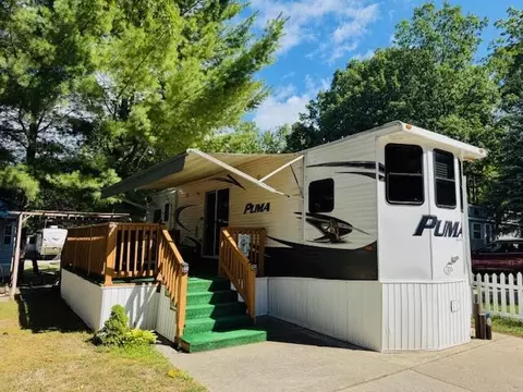 2757 Owens Apt 122 Dr, Houghton Lake, MI 48629