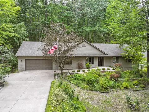 8675 N Loxley Rd, Roscommon, MI 48653