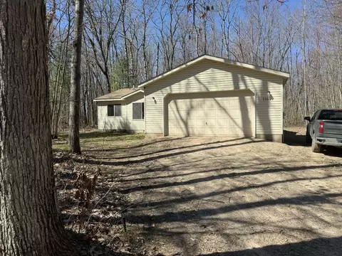 11427 W Hunting Horn Dr, Roscommon, MI 48653