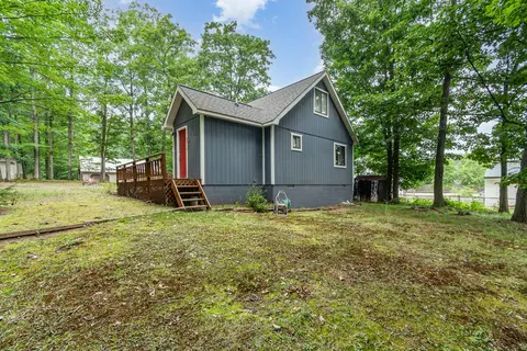Exterior - 410 Peach Rd, Roscommon, MI 48653 photo 3 of 4