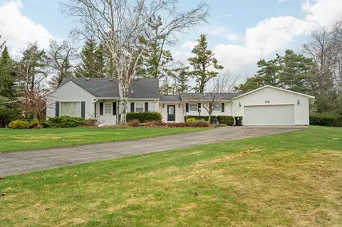 218 U Ct, Gaylord, MI 49735