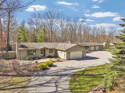 134 Heritage Way, Roscommon, MI 48653