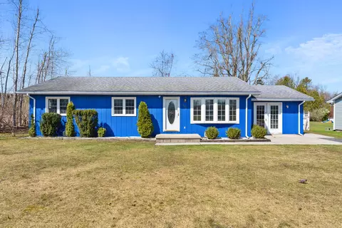 493 S 6th St, Rogers City, MI 49779