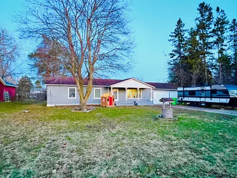 323 S C St, Cheboygan, MI 49721