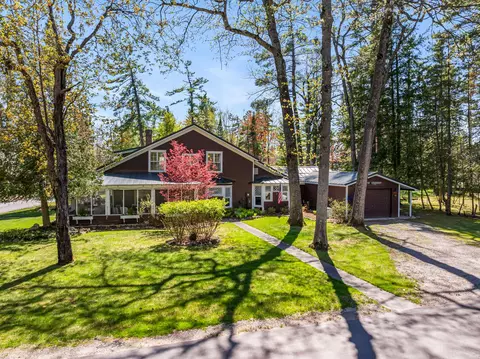 3652 Pier Ave, Indian River, MI 49749