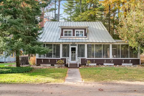 3652 Pier Ave, Indian River, MI 49749